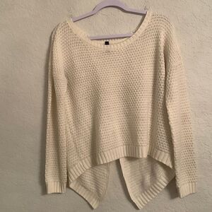 Full Tilt Long Sleeve Assimetrical Back Sweater Size L